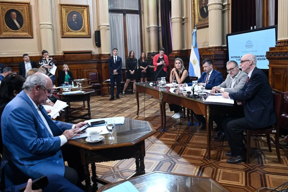 Retoman el debate de la Ley Bases en el Senado