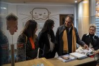 Scioli recorrió Bariloche, almorzó con empresarios y anunció obras para el aeropuerto