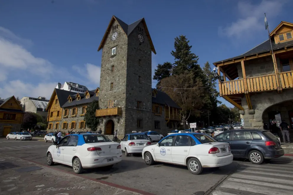 Buscan liberar el precio de la tarifa de taxis