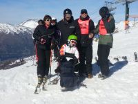 Trabajan con esquí adaptado y buscan sumar voluntarios al equipo