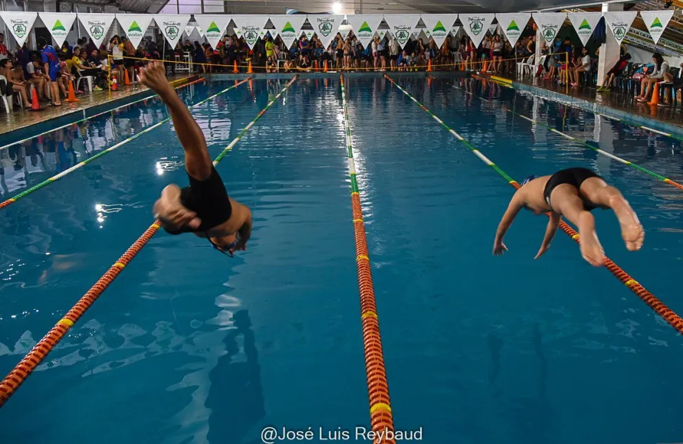 En la pileta de Pehuenes es turno de otro Provincial