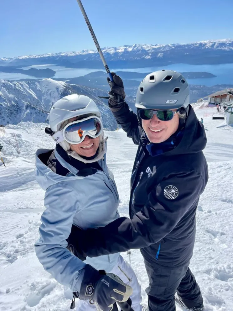 La historia del hombre que casi pierde la vida esquiando y ahora es parte de un libro