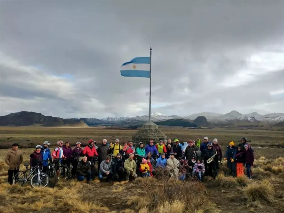 Una invitación especial para conmemorar el Día de la Bandera