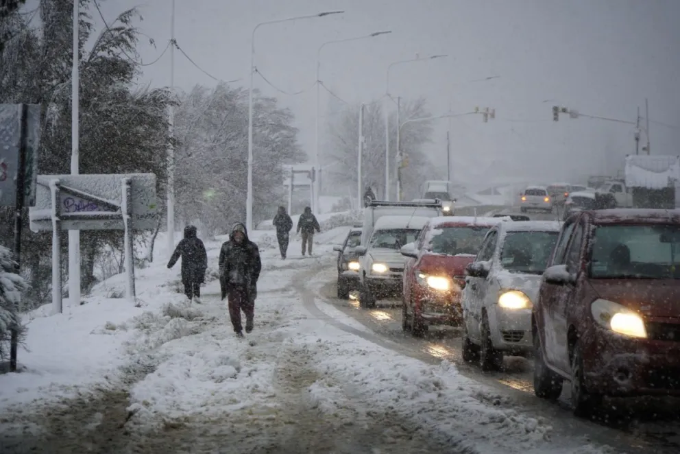 ¿Será? anuncian una jornada con viento y nieve para este domingo. Foto archivo: Marcelo Martínez