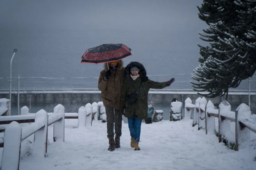 El otoño se despide con una intensa nevada que dejó estas postales