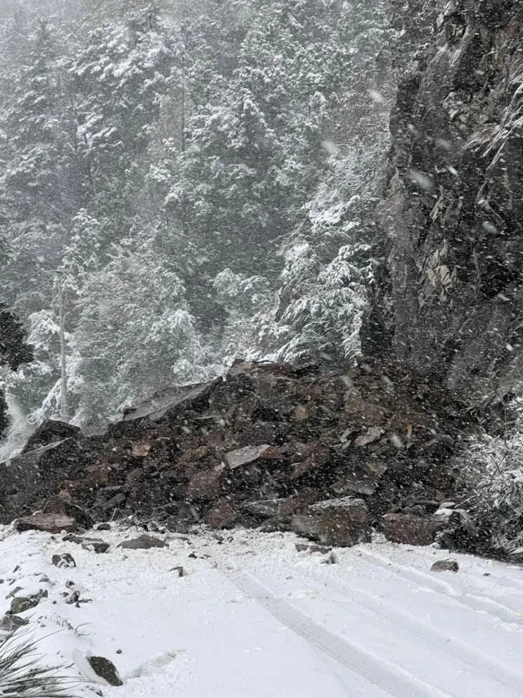 Hubo un derrumbe en la ruta provincial 79