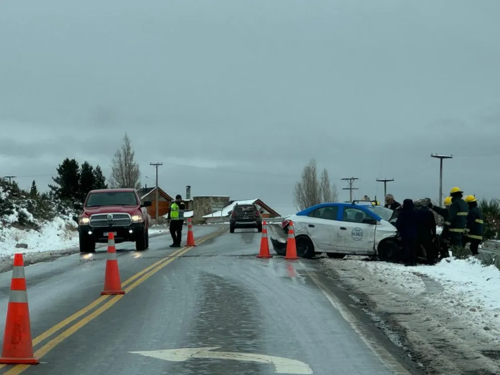 Perdió el control del vehículo y chocó contra el guardarraíl 
