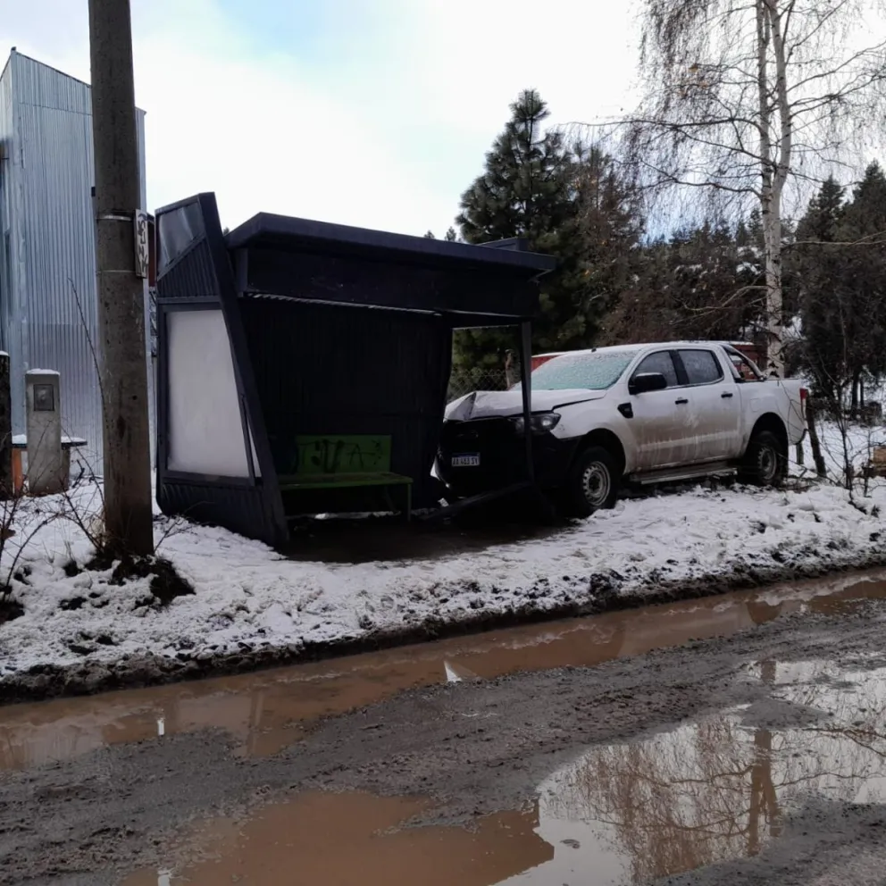 Conductor alcoholizado chocó contra una garita del barrio Las Victorias