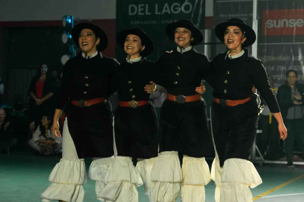 Las campeonas provinciales de malambo femenino son de Bariloche
