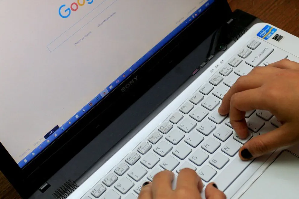 El gobierno liberó las tarifas de telefonía móvil, internet y televisión por cable