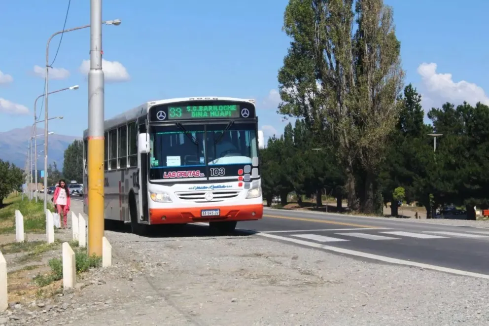 Usuarios del colectivo interurbano desamparados ante el aumento del boleto 