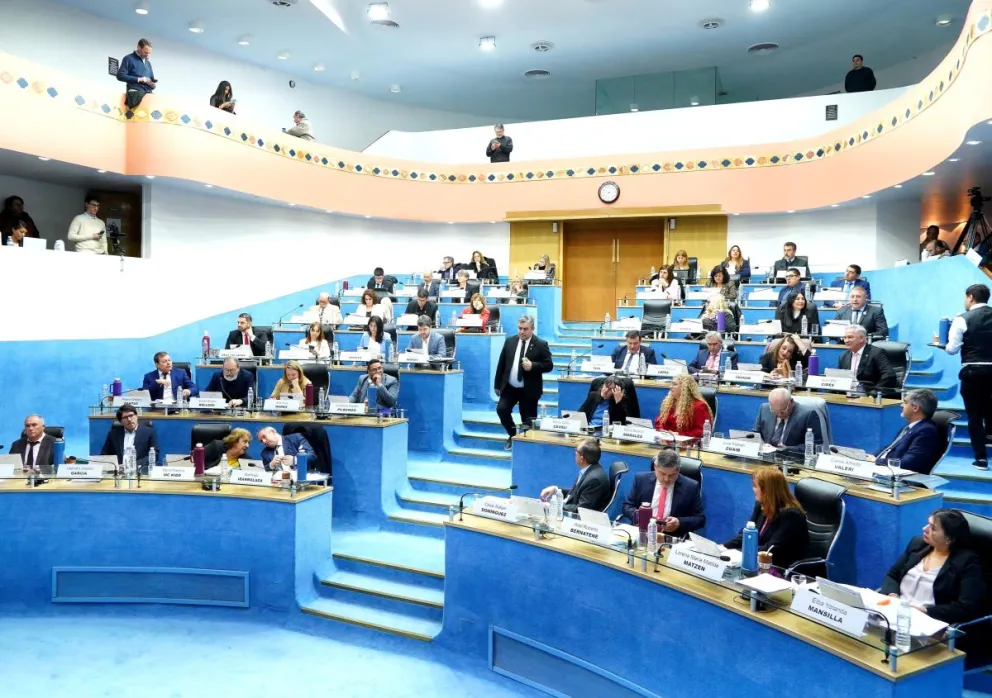 La Legislatura aprobó por mayoría la adhesión al RIGI