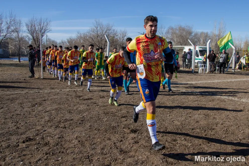 Enzo Faranda y el "Cruzado" vienen de festejar en Maquinchao. Foto: Markitoz Ojeda - facebook Cruz del Sur.