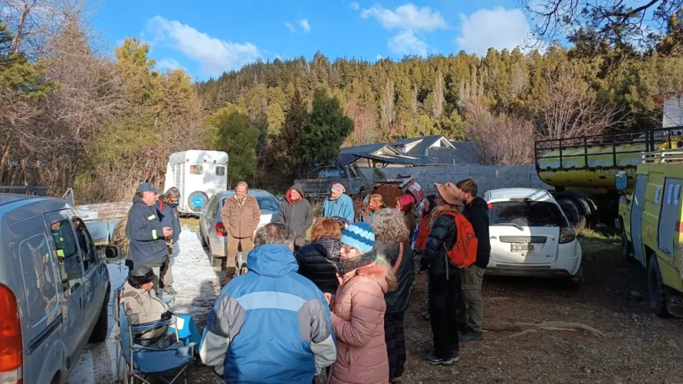 Vecinos solicitaron la convocatoria a asamblea de socios del cuartel de bomberos Ruca Cura. Foto: gentileza.