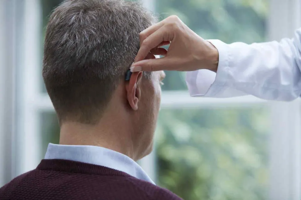  El trabajo desarrollado durante tantos años bajo condiciones desfavorables fueron la causante de su pérdida de audición. Foto ilustrativa