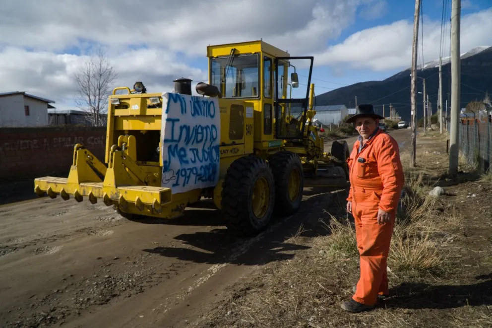 Después de 45 años, llego el momento de jubilarse para Jorge Atencio. Foto: Marcelo Martínez
