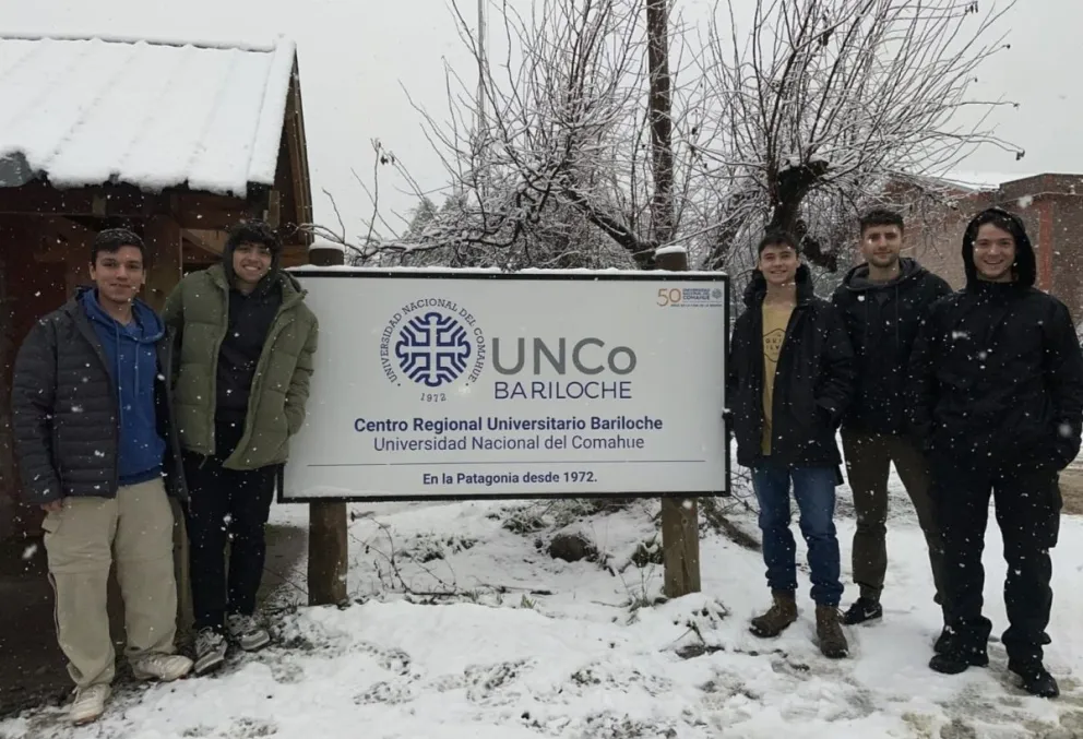 Cinco estudiantes del Comahue continuarán sus carreras de ingeniería en el IB. Foto: Gentileza