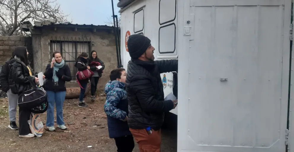 El quirófano móvil recorre los barrios tres veces a la semana. Foto: Bariloche Informa.