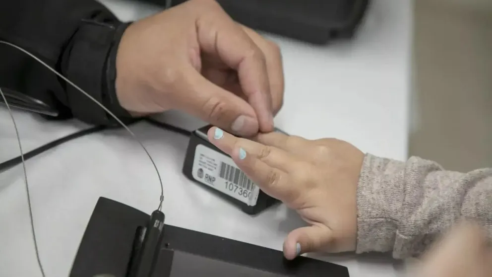 La atención es exclusiva para los estudiantes de cada establecimiento donde asiste el Registro Civil. Foto: ilustrativa. 