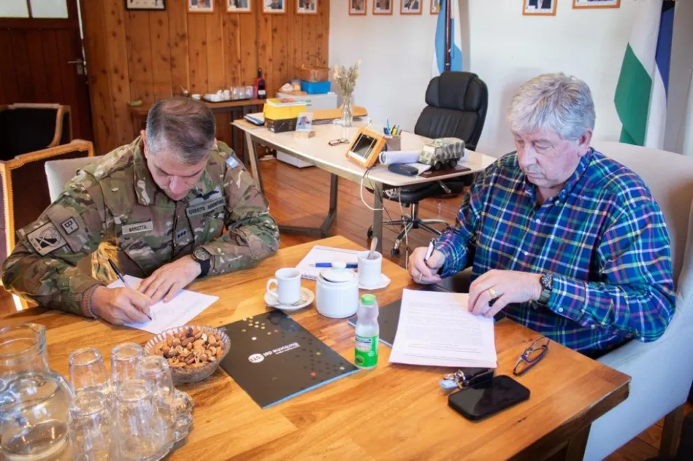 La firma del convenio será un beneficio para las obras de asfalto de la ciudad. Foto: gentileza