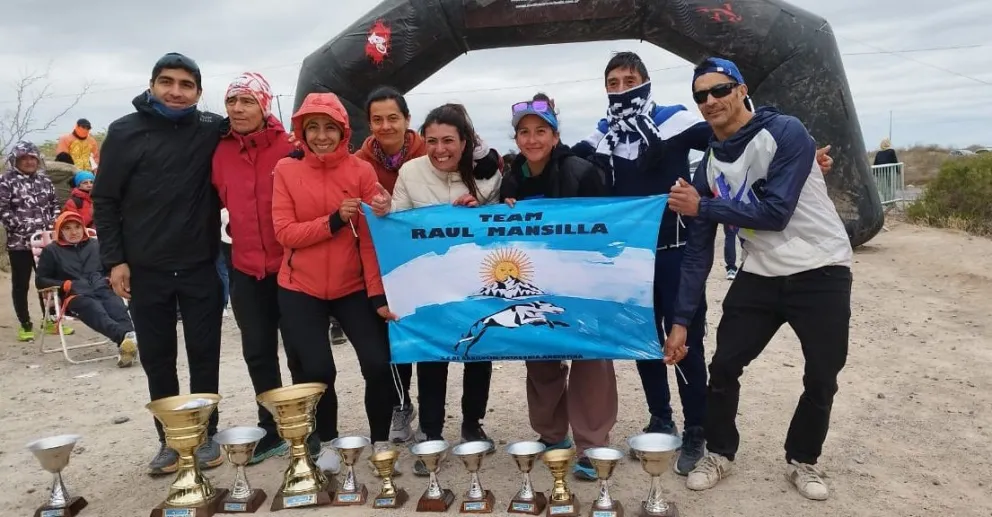 Las y los atletas locales brillaron en la Doble Apolo. Gran paso por Roca. Fotos: gentileza.