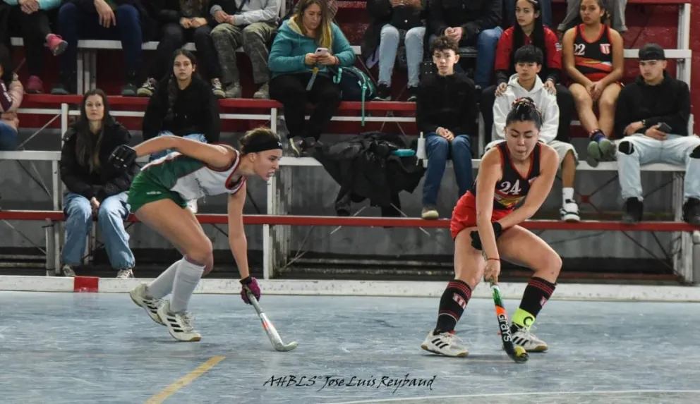 Fue un gran primer fin de semana en el Clausura de Menores. Foto: José Luis Reybaud - Hockey Bariloche.