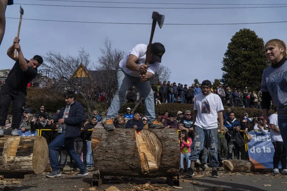 El año pasado el concurso de hacheros se vivió en una jornada espectacular de sol. Foto: Marcelo Martínez