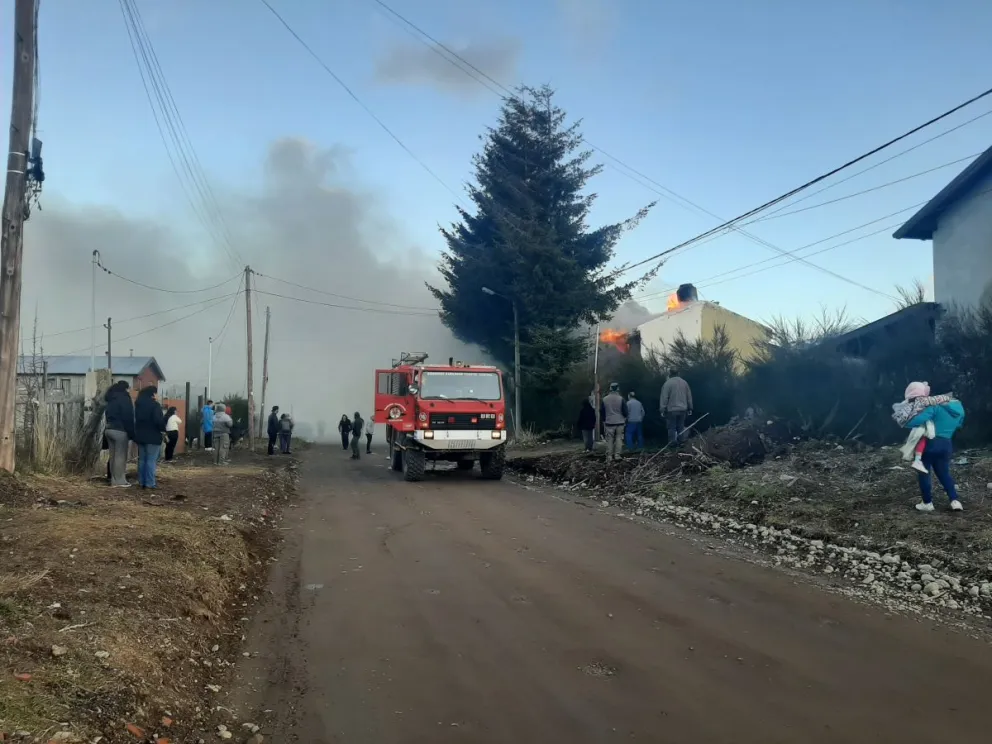 El fuego volvió a causar daños totales en una vivienda. Foto: ANB