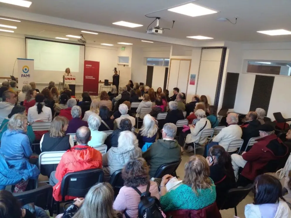 Los talleres UPAMI se dictan en la UNRN y en la UNCo. Foto: ilustrativa.