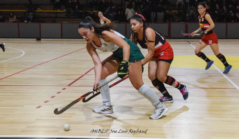 El torneo vivió cuatro jornadas excelentes en diferentes escenarios. Fotos: José Luis Reybaud - Hockey Bariloche.