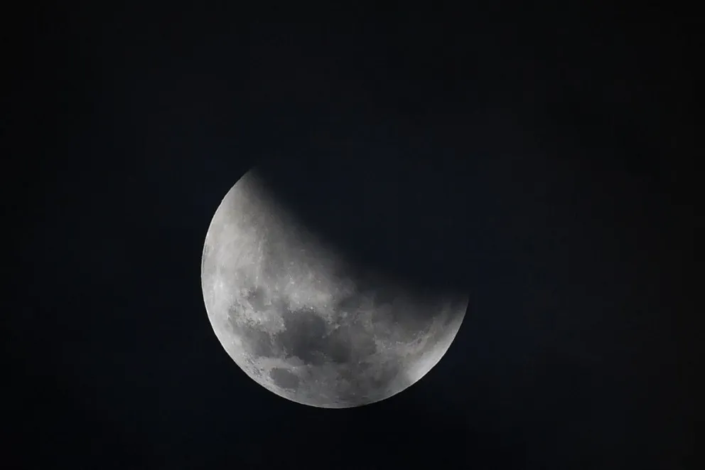 Una parte pequeña de la luna quedará bajo la sobra. Foto: ilustrativa.