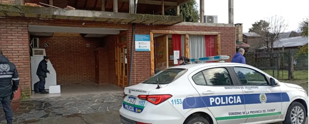Los delincuentes habría forzado la puerta trasera del edificio. Foto: ilustrativa.