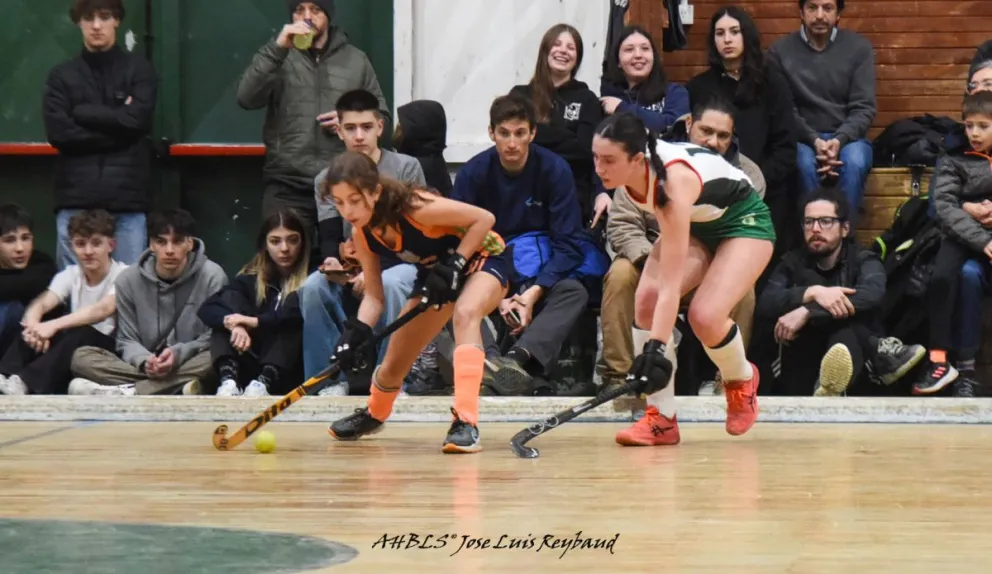 Fue otro fin de semana con mucha actividad en el hockey local y zonal. Foto: José Luis Reybaud - Hockey Bariloche.