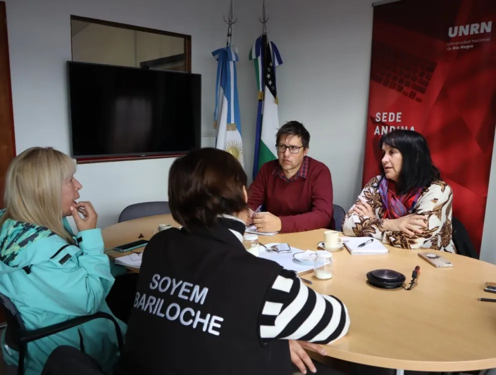 La UNRN y el SOYEM firmaron un convenio. Foto: gentileza
