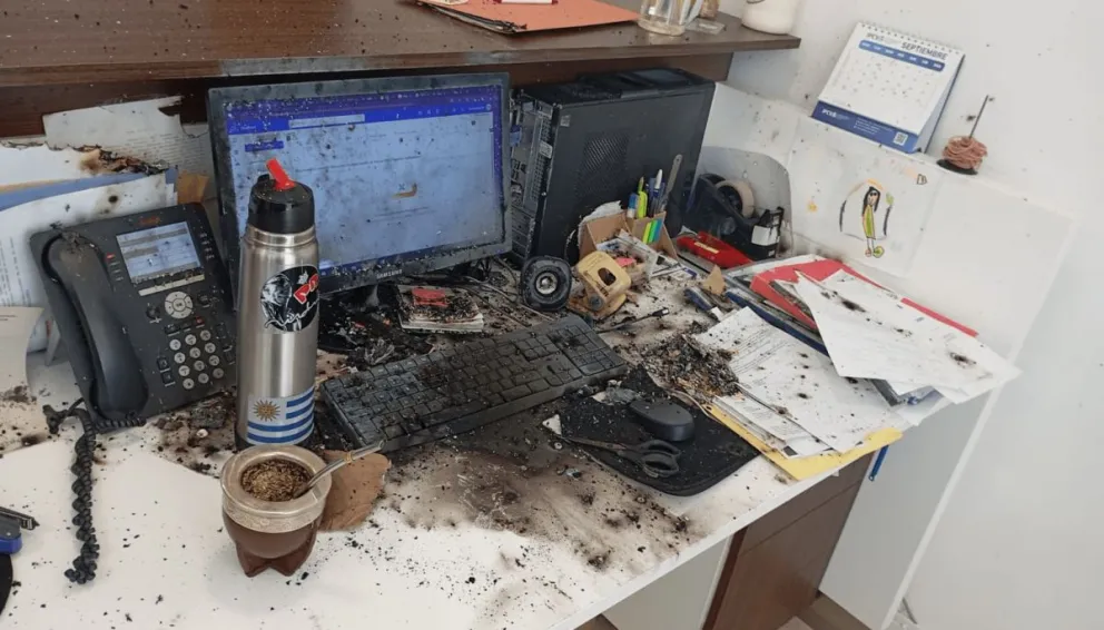 La secretaria que abrió el paquete explosivo resultó herida junto a otras tres personas. Foto: ilustrativa.