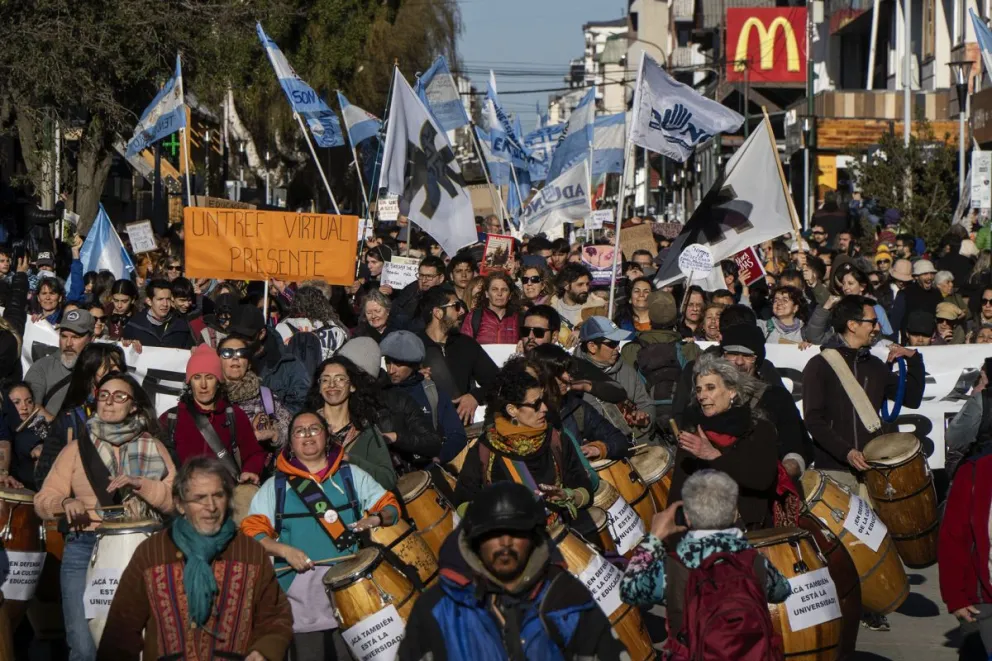 La movilización saldrá a las 17:30 horas desde Onelli y Moreno hasta el Centro Cívico. Foto: Ilustrativa, Marcelo Martínez.