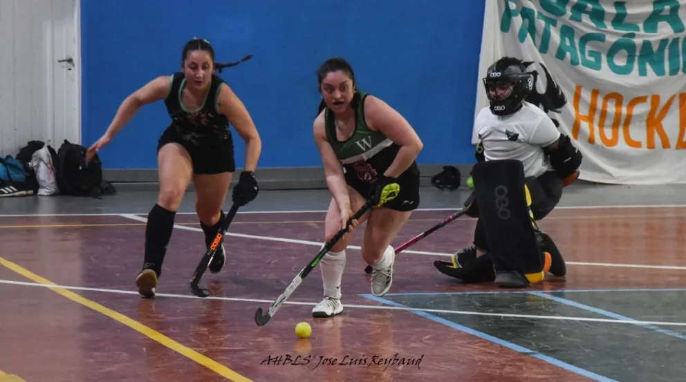 El Clausura volvió de la mejor manera. Gran fin de semana en Dina Huapi. Fotos: José Luis Reybaud - Hockey Bariloche.