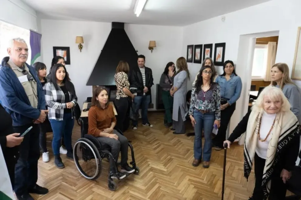 En la muestra se exponen obras de los artistas María Varas y Juan Manuel Ferrarini. Foto: Gentileza.