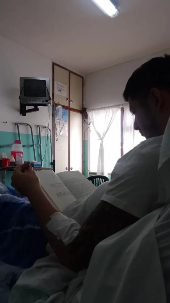 Francisco se recupera de sus heridas en el Hospital Zonal. Foto: gentileza