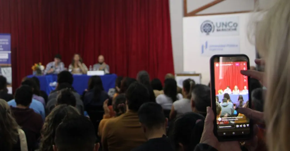 Durante 3 días mas de 500 profesores de educación física debatieron en Bariloche. Foto: Gentileza CRUB