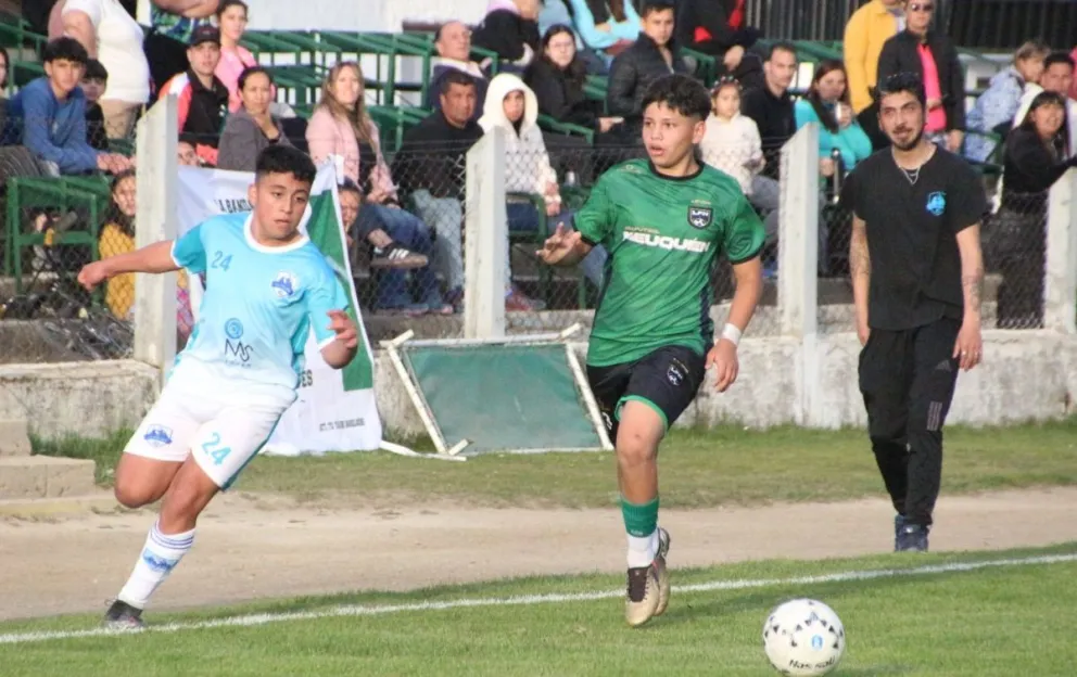 En dos encuentros parejos, Lifuba cayó ante Lifune. Foto: Jocelyn Guzmán - Fútbol Andino.