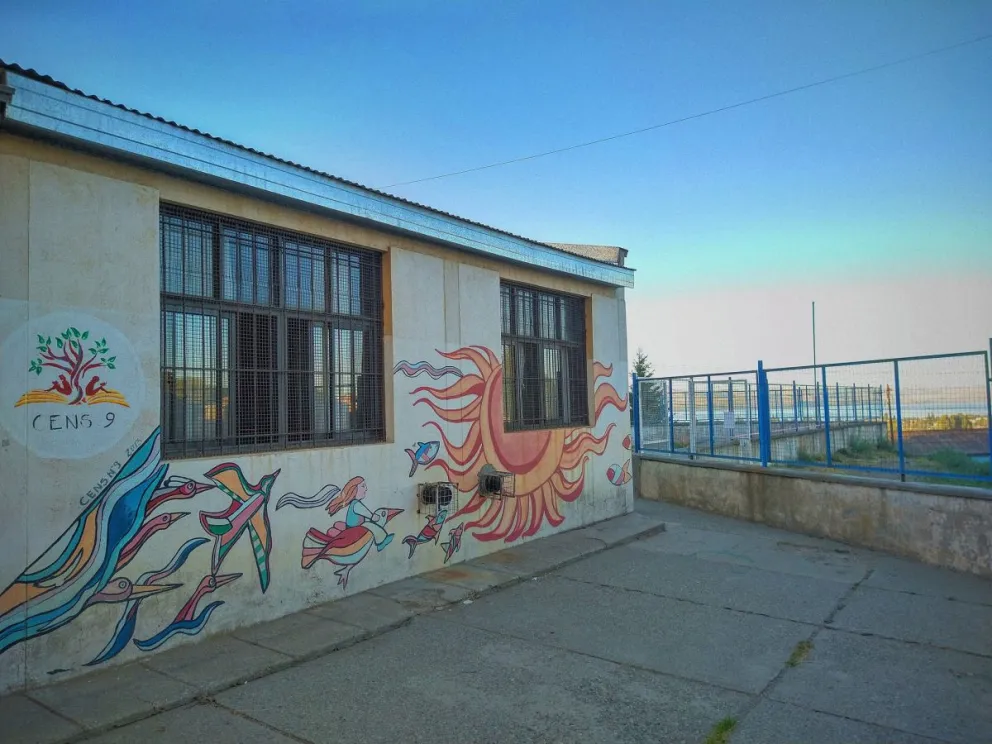 Los egresados del CENS N°9 reciben el título de Perito auxiliar en Relaciones Humanas. Foto: ilustrativa.