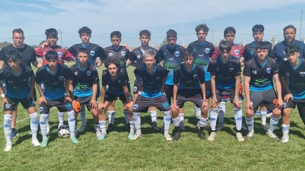 El seleccionado local sumó juego en la Comarca del Valle Inferior. Foto: Fútbol Andino.