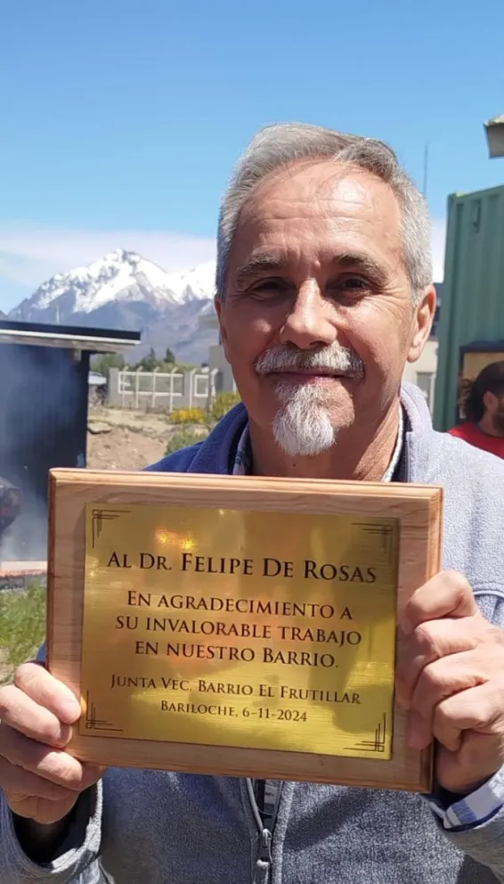 El barrio Frutillar despidió al Dr. Felipe De Rosas luego de 22 años.