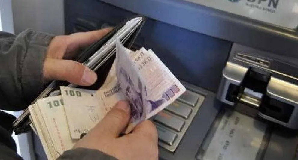 Los empleados estatales que se adhirieron al paro tuvieron descuentos en sus haberes de octubre. Foto ilustrativa. 