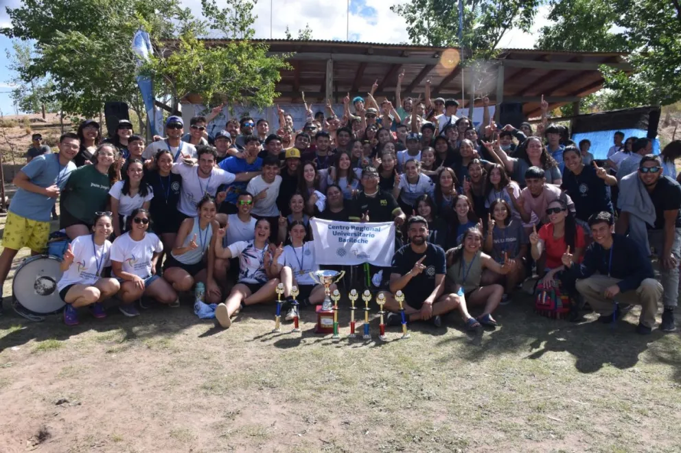 El equipo del CRUB fue el gran ganador de los Juegos Deportivos Interfacultades. Foto: gentileza UNCo