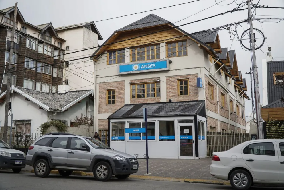 Los haberes mínimos de enero alcanzarán un valor de $349.299,32 pesos. Foto: Marcelo Martínez.