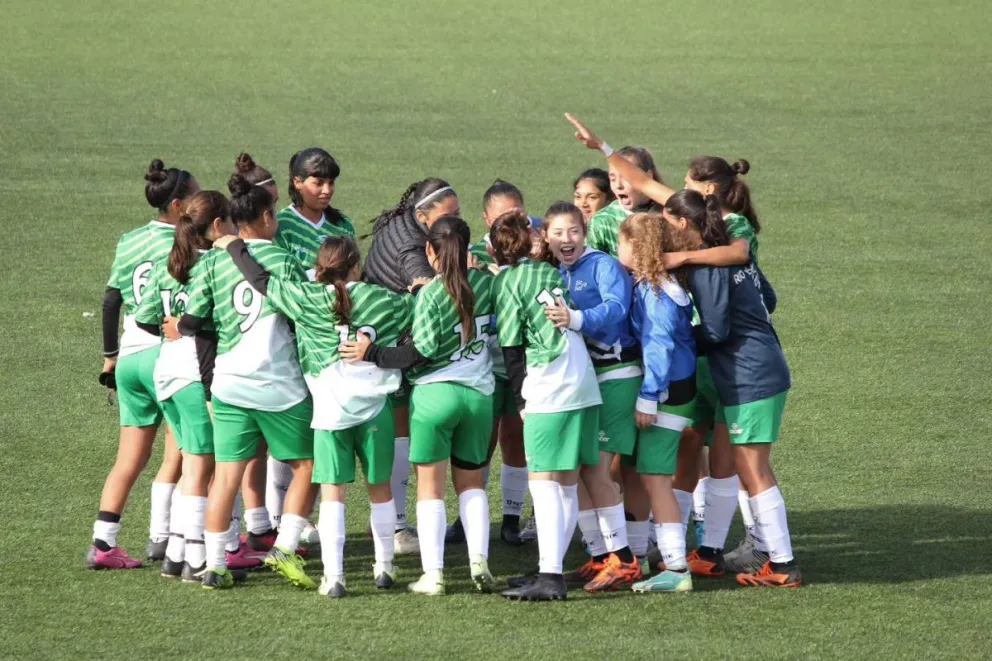 El fútbol femenino sumó su segundo triunfo en fila en Chile. Fotos: gentileza.