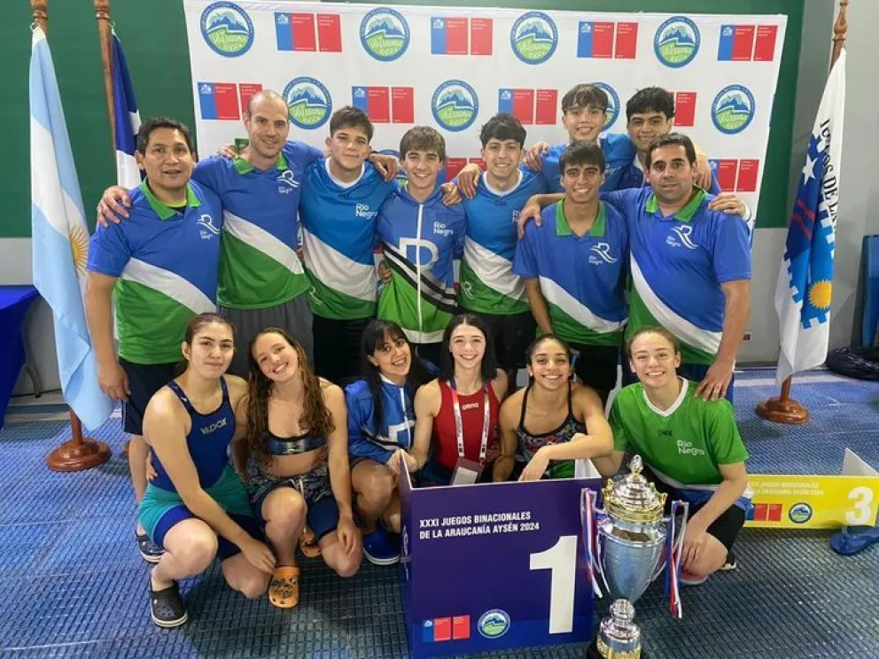 Con un gran aporte local, la natación masculina sumó el título en Chile. Las chicas quedaron 6º. Fotos: gentileza.