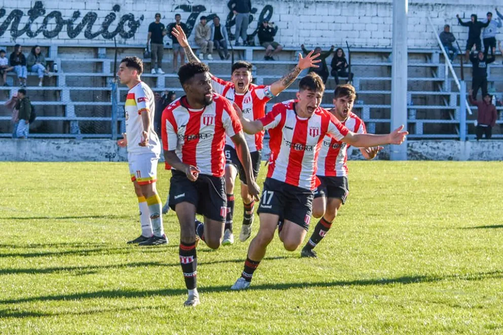 El colombiano Wilfran Quinto, goleador y pieza clave en el "Pincha". Foto: gentileza.